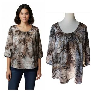 Women's plus size silky paisley and tiger striped blouse plus size 14/16 1X